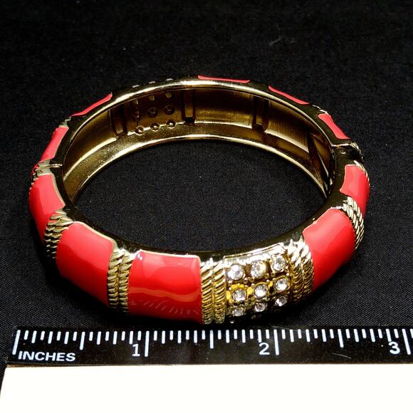 Red Enamel Gold Tone Hinged Bracelet, Clear Rhinestones, 1980s Vintage Jewelry - Picture 5 of 10